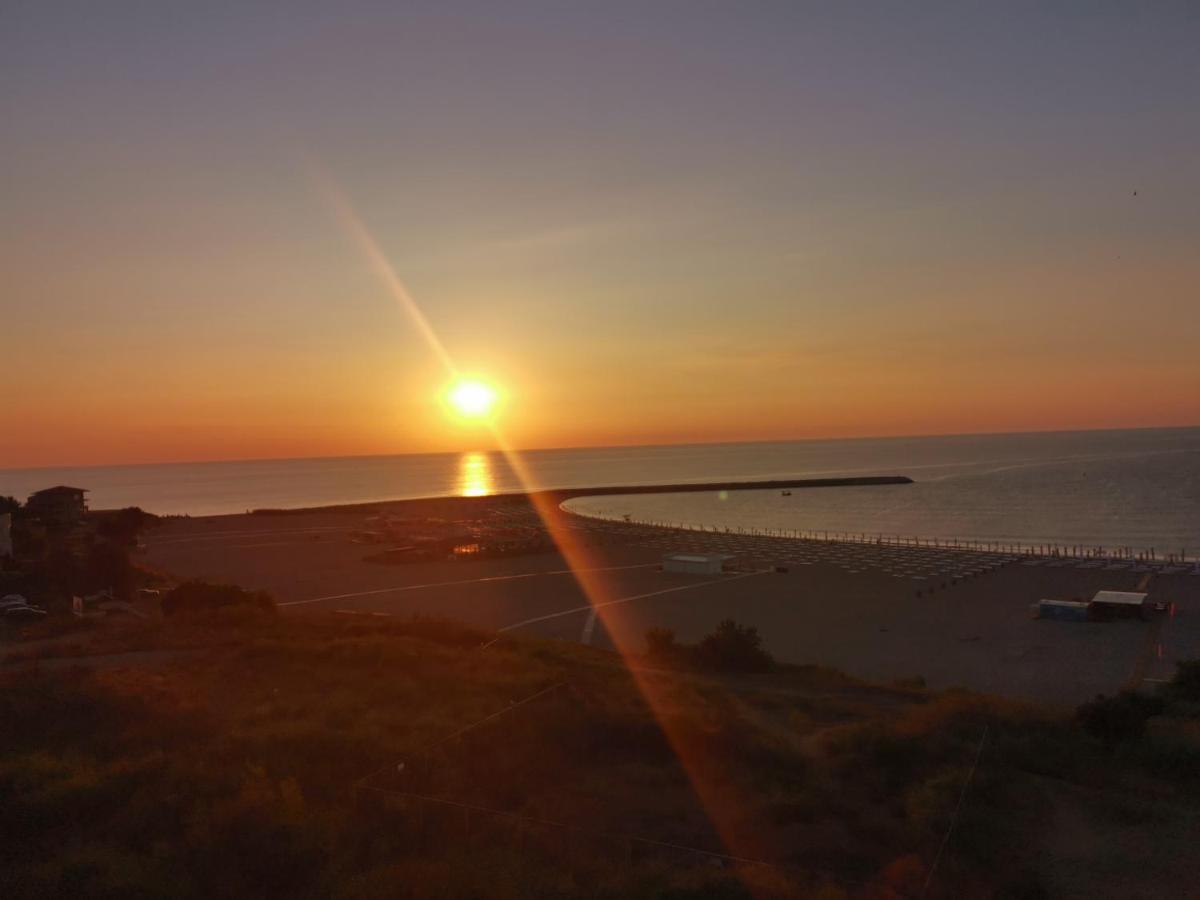 Sunrise Beachfront Relax Residence Constanta Ngoại thất bức ảnh